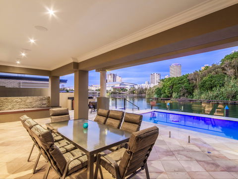 Lakeland Keys Broadbeach - Vogue Holiday Homes - Accommodation Gold Coast 1
