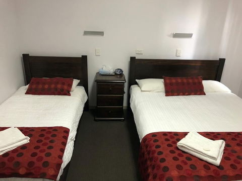 Minlaton Hotel - Accommodation Gold Coast 2