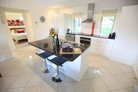 One Tree Bed And Breakfast: The Suite And The Retreat - Accommodation Gold Coast 2