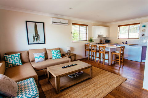 Sunbaker Beach House - Accommodation Gold Coast 1
