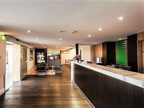 The Waverley International Hotel - Gold Coast 4U 0