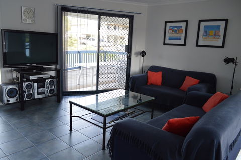 20 Albatross Ave - Hayborough - Accommodation Gold Coast 1