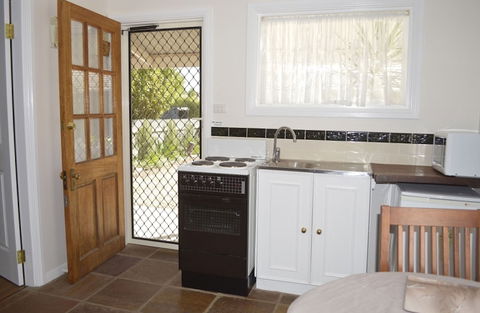 Almond Tree Cottage - Accommodation Gold Coast 2