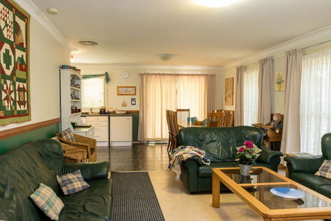 Arcadia House - Gold Coast 4U 2