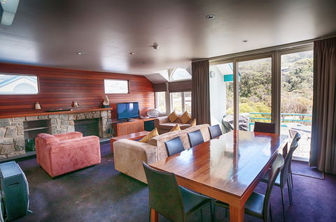 Aspect 2a - Accommodation Gold Coast 0