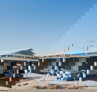 Bay Beach House - Gold Coast 4U