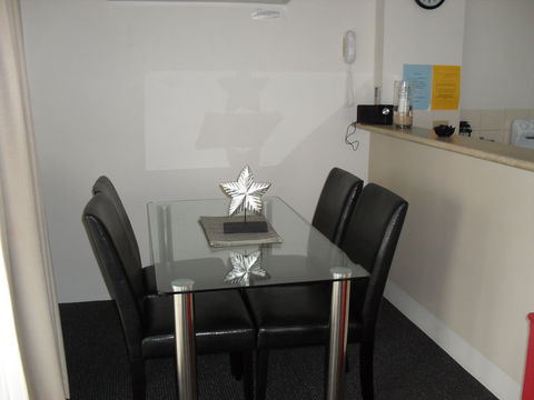Beaches Serviced Apartments - Accommodation Gold Coast 2