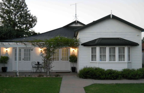 BJs Short Stay Apartments - Accommodation Gold Coast 1