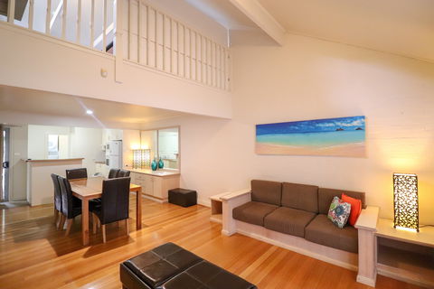 Blackbutt Family Loft Townhouse - Accommodation Gold Coast 2