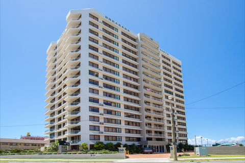Breakers North - Absolute Beach Front Holiday Apartments - Accommodation Gold Coast 1
