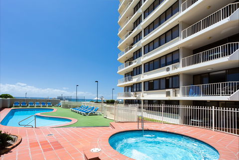 Breakers North - Absolute Beach Front Holiday Apartments - Accommodation Gold Coast 2