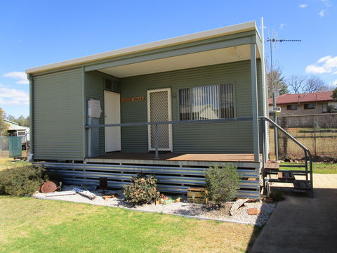 Caddy Shack Dunedoo - Accommodation Gold Coast 0