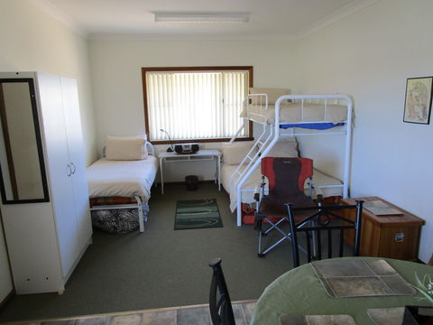Caddy Shack Dunedoo - Accommodation Gold Coast 2