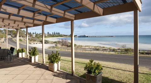 Cape View Cottage - Accommodation Gold Coast 0