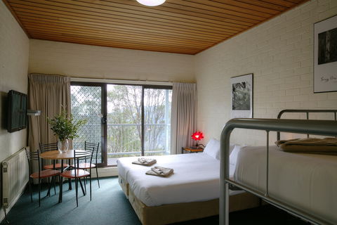 Cedarwood Apartments - Accommodation Gold Coast 2
