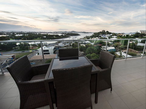 Curtis Central Apartments - Accommodation Gold Coast 2