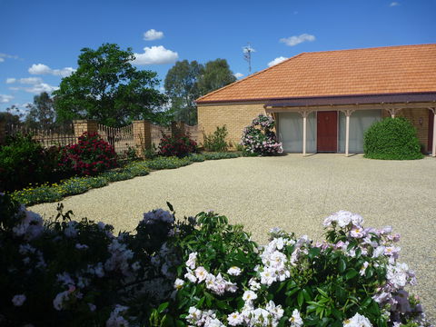 Fairways Bed And  Breakfast At Jerilderie - Accommodation Gold Coast 1