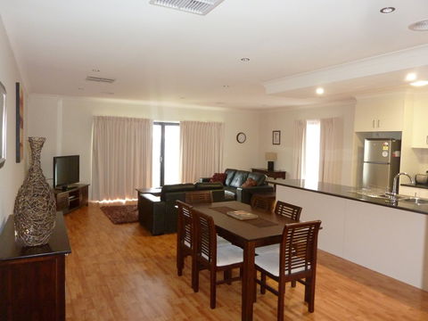 Florentine Villas - Accommodation Gold Coast 2