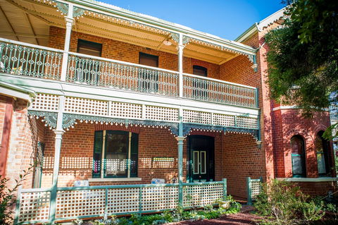 Grenfell Hall - Accommodation Gold Coast 0