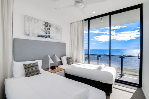 Iconic Kirra Beach Resort - Accommodation Gold Coast 1