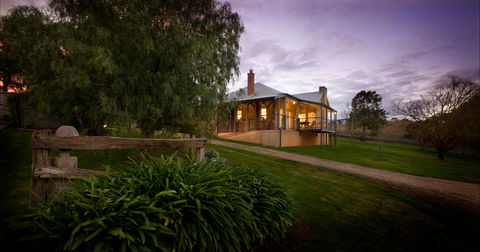 Longview Vineyard Accommodation - Gold Coast 4U 0