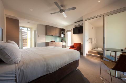 Longview Vineyard Accommodation - Gold Coast 4U 1