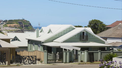 Merewether Beach House B And B - Gold Coast 4U 0