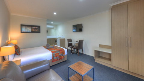 Moama Central Motel - 1 Gold Coast 2