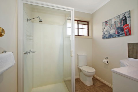 Oak Cottage - Tudor Village - Accommodation Gold Coast 1