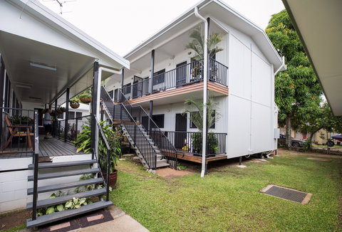 Palm Island Motel - Accommodation Gold Coast 2