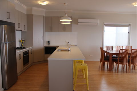 Pelican Place - Accommodation Gold Coast 0