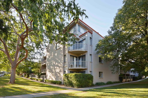 Pinnacle Apartments - Accommodation Gold Coast 1