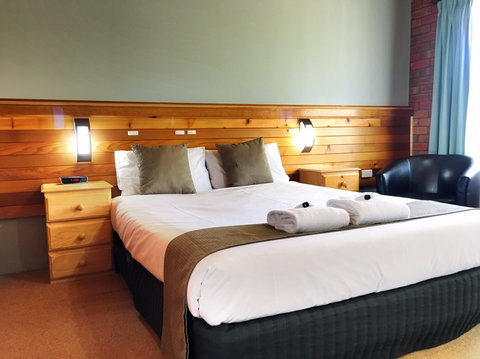 Port Campbell Motor Inn - 1 Gold Coast 1