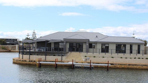 Port Bouvard Retreat - Large Family Friendly Canal Home With Private Jetty - Accommodation Gold Coast 0