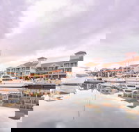 Ramada by Wyndham Hope Harbour - Accommodation Gold Coast