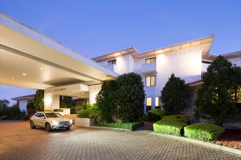 Ramada By Wyndham Diplomat Canberra - Accommodation Gold Coast 0