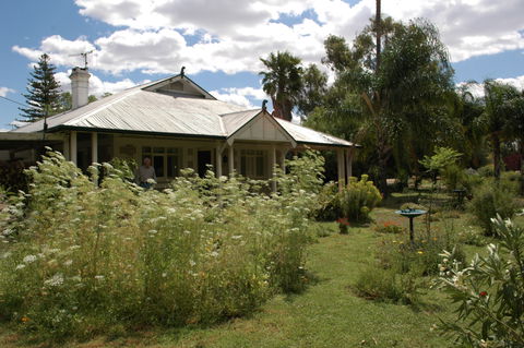 Renmark Holiday Home Willows & Waterbirds - Gold Coast 4U 1