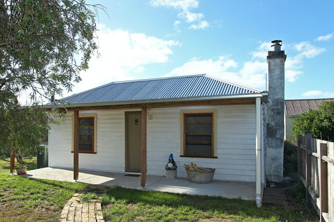 Stable Cottage - Accommodation Gold Coast 0