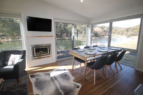 Stillwater B - 1 Gold Coast 1