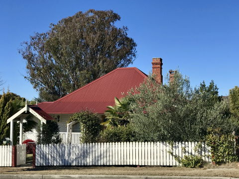 Tenterfield Luxury Historic Cottage - Accommodation Gold Coast 0
