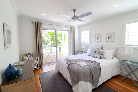 The Lakehouse At Raffetys Resort - Accommodation Gold Coast 1