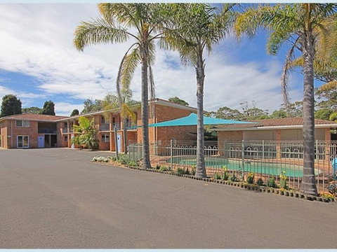 The Lodge Broulee - Accommodation Gold Coast 1