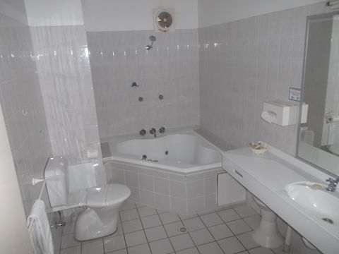 Ulladulla Harbour Motel,  Another Sinclair's Property - Accommodation Gold Coast 1