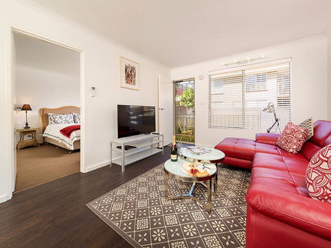 Understated Elegance - Affordable Luxury - Gold Coast 4U 1
