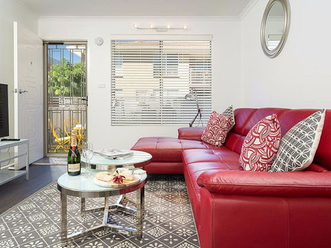 Understated Elegance - Affordable Luxury - Gold Coast 4U 2