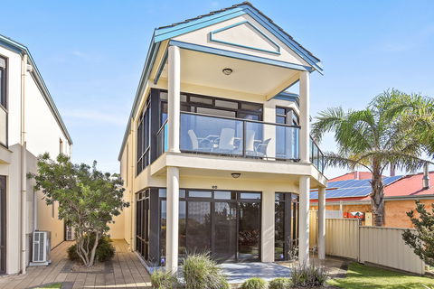 63 Franklin Parade - Accommodation Gold Coast 1