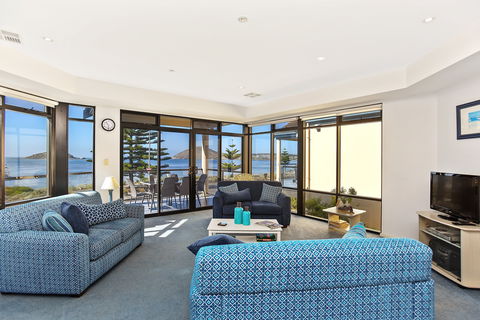 63 Franklin Parade - Accommodation Gold Coast 2