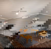 Akuna Motor Inn - Accommodation Gold Coast