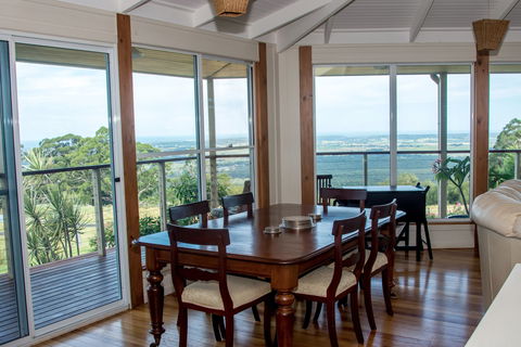 Amazing Secluzion - Accommodation Gold Coast 2