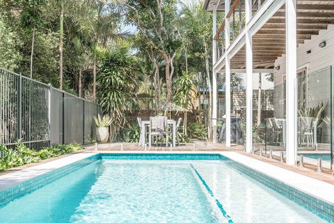 Beach Chalet - Accommodation Gold Coast 0